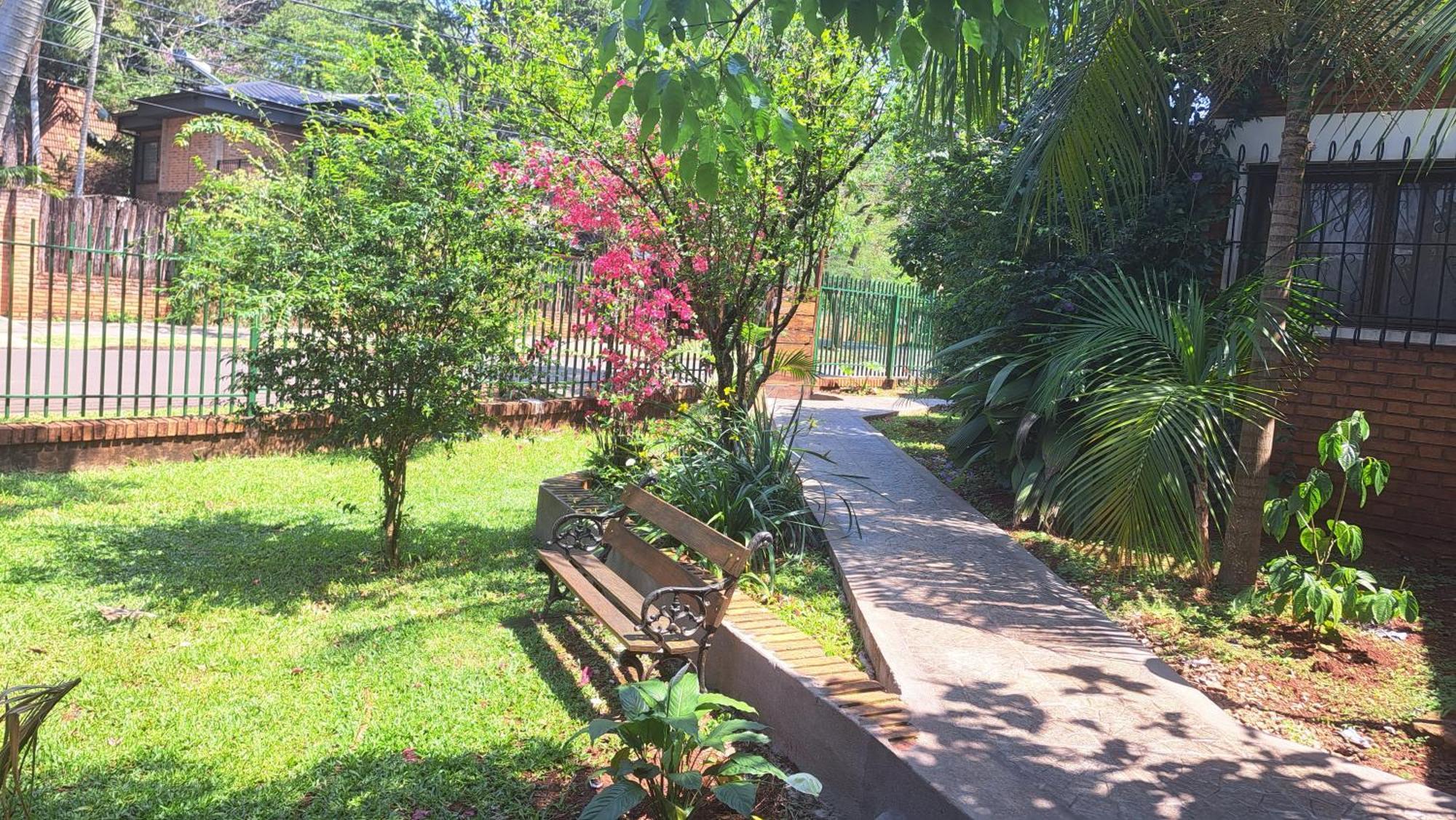 Hospedaje Los Vencejos Puerto Iguazú Eksteriør billede